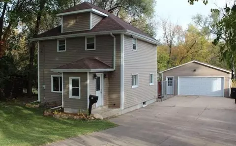 95 Joy Dr, Waterloo, IA 50701