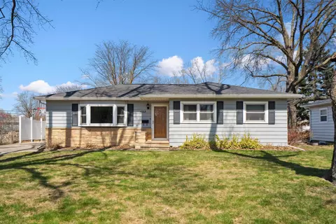 1002 Melrose Dr, Cedar Falls, IA 50613