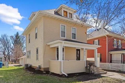 1835 W 3rd St, Waterloo, IA 50701