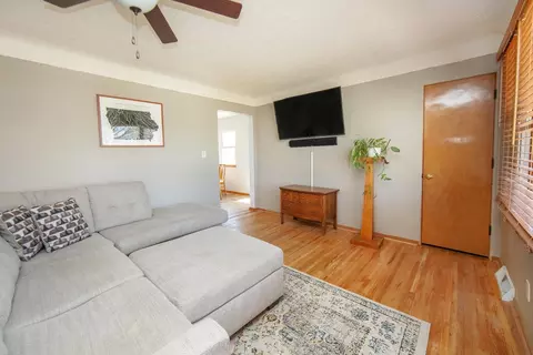 545 Beverly Hls, Waterloo, IA 50701 photo 4