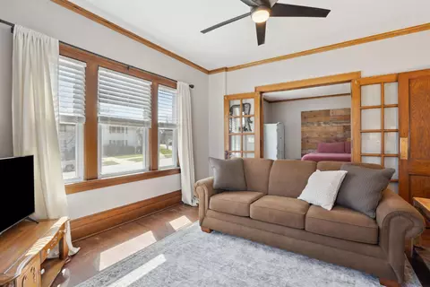 535 Vermont St, Waterloo, IA 50702