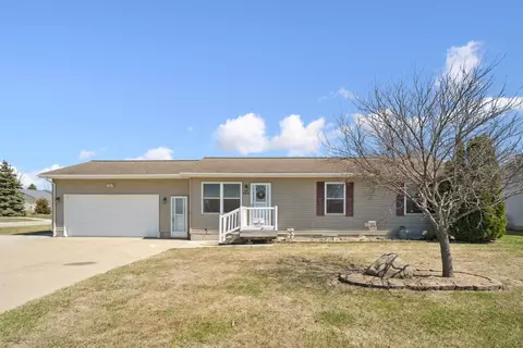 1125 1st St, Jesup, IA 50648