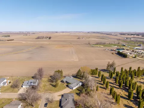 408 Howard St, Sumner, IA 50674 photo 33