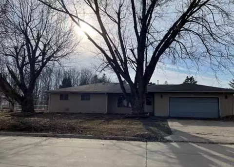 205 N Wilhelm St, Conrad, IA 50621