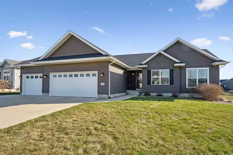 1456 Audubon Dr, Waterloo, IA 50701