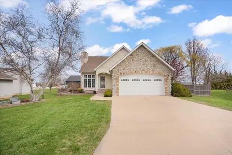1723 Richard Rd, Cedar Falls, IA 50613