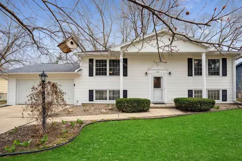 327 Drynan Dr, Waterloo, IA 50701