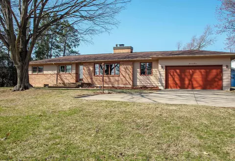 1711 2nd Ave NW, Waverly, IA 50677