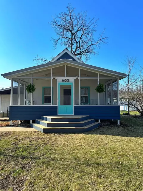 403 Mound St, Decorah, IA 52101