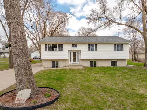 227 5th St, Evansdale, IA 50707
