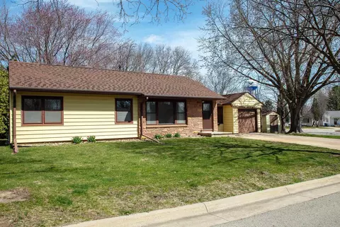 1314 SW 2nd Ave, Waverly, IA 50677