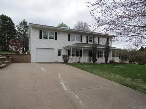 603 W View Dr, Guttenberg, IA 52052