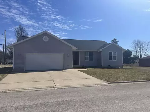 116 Circle Dr, Wellsburg, IA 50680