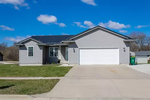 1409 SW Kellie Ave, Independence, IA 50644