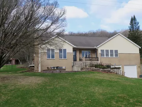 705 Valley View Dr, Decorah, IA 52101