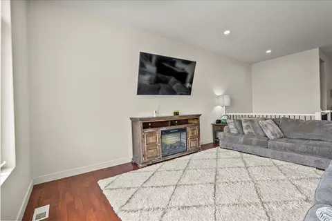 1871 105th St # -9, Hazleton, IA 50641 photo 7