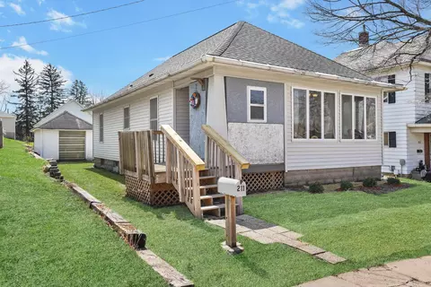 211 W Elm St, West Union, IA 52175