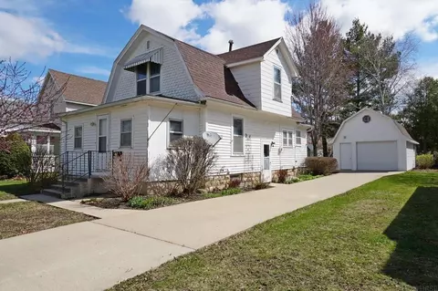416 S Iowa St, Charles City, IA 50616