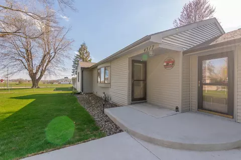 4317 Clearview Dr, Cedar Falls, IA 50613 photo 3