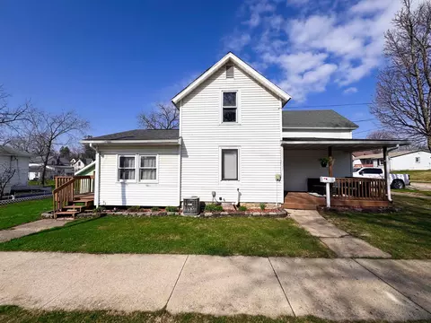 208 NW 2nd St, Waukon, IA 52172