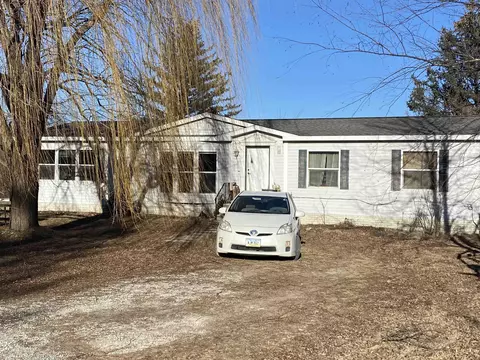 3000 S Old Mill Rd, Decorah, IA 52101