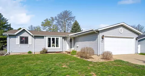 1104 Lake Shore Pl, Evansdale, IA 50707