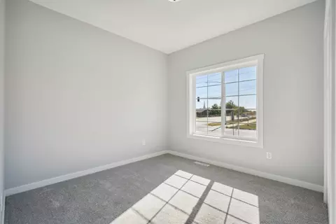 2324 Maynard Ave, Waterloo, IA 50701 photo 10