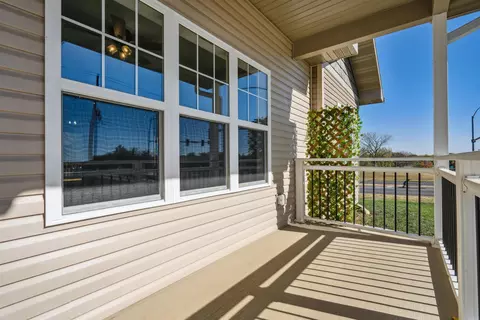 2324 Maynard Ave, Waterloo, IA 50701 photo 2