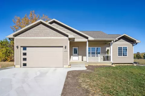2324 Maynard Ave, Waterloo, IA 50701