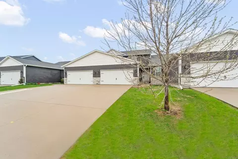 712 Grindstone Cir, Waterloo, IA 50702
