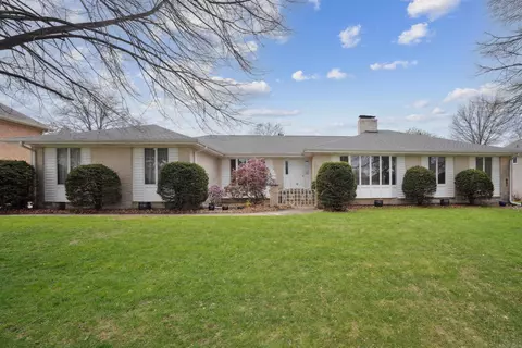 1759 Pinehurst Ln, Waterloo, IA 50701