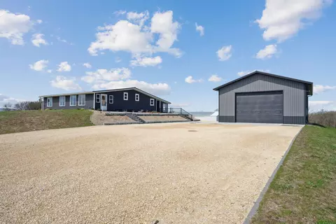 2543 230th Ave, Delhi, IA 52223