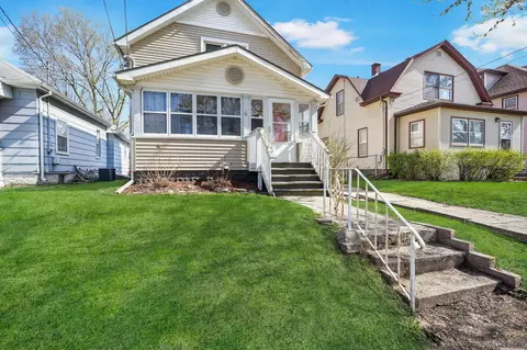 1517 W 5th St, Waterloo, IA 50702