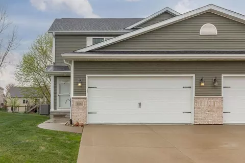4116 Mourning Dove Dr, Waterloo, IA 50702