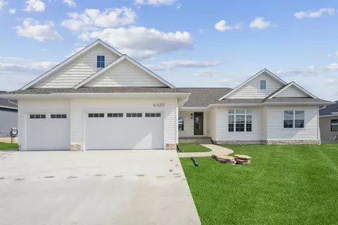 4419 Granite Ridge Rd, Cedar Falls, IA 50613
