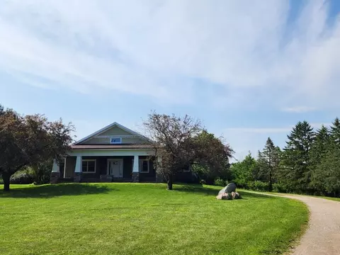 14581 230th St, Mason City, IA 50401