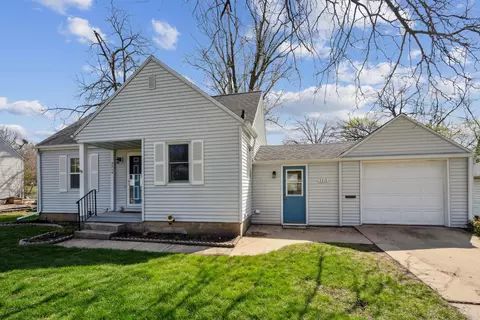 2212 California St, Cedar Falls, IA 50613