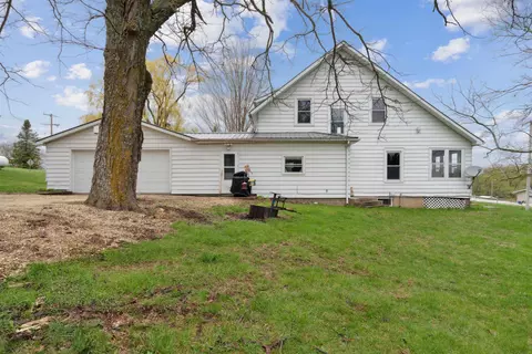 3120 231st Ave, Hopkinton, IA 52237