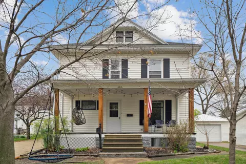 404 SE 3rd Ave, Independence, IA 50644