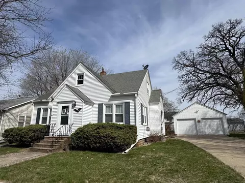 205 Wemple St, Parkersburg, IA 50665