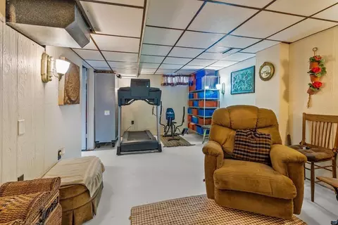 614 Black Hawk Rd, Waterloo, IA 50701 photo 12