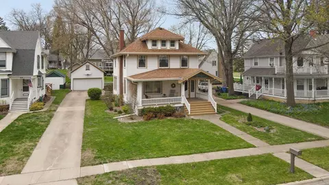 614 NW 1st Ave, Waverly, IA 50677