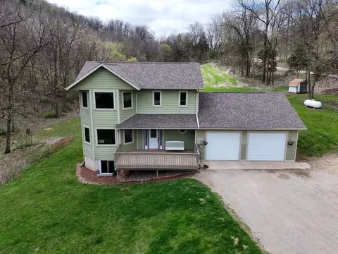 1667 Singing Bird Ln, New Albin, IA 52160