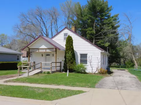514 Prospect St, Manchester, IA 52057
