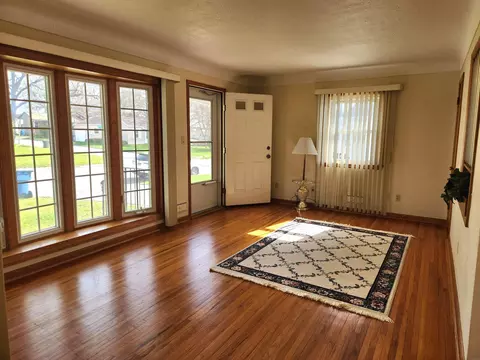 1111 Upton Ave, Waterloo, IA 50701 photo 2