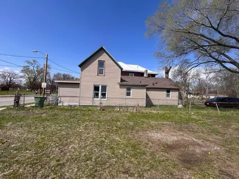 1208 E 4th Sts, Waterloo, IA 50703 photo 1