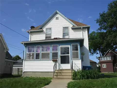 434 Bayard St, Waterloo, IA 50701