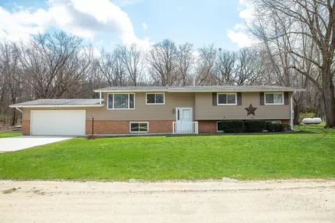1002 201st St, Ionia, IA 50645