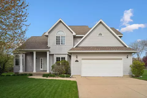 909 Barrington, Cedar Falls, IA 50613