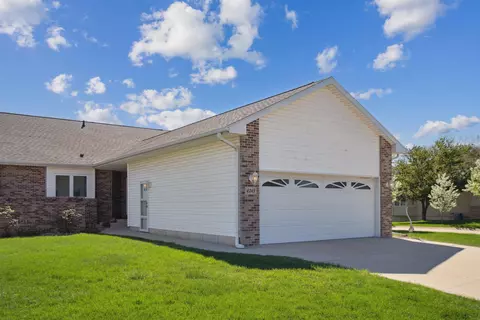 4245 Eastpark Rd, Cedar Falls, IA 50613